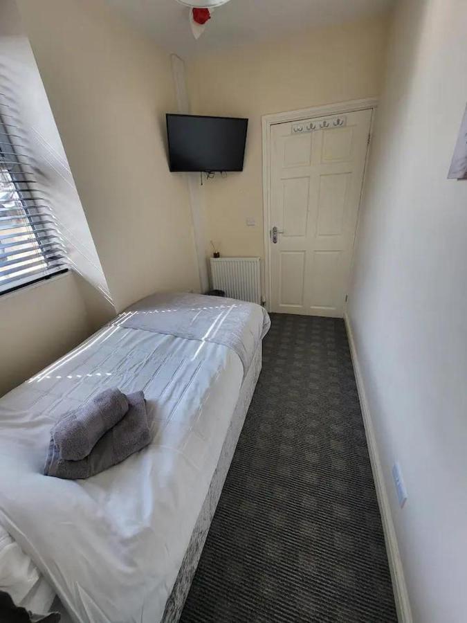 Dublin Packet - Single Room 3 Холихед Экстерьер фото