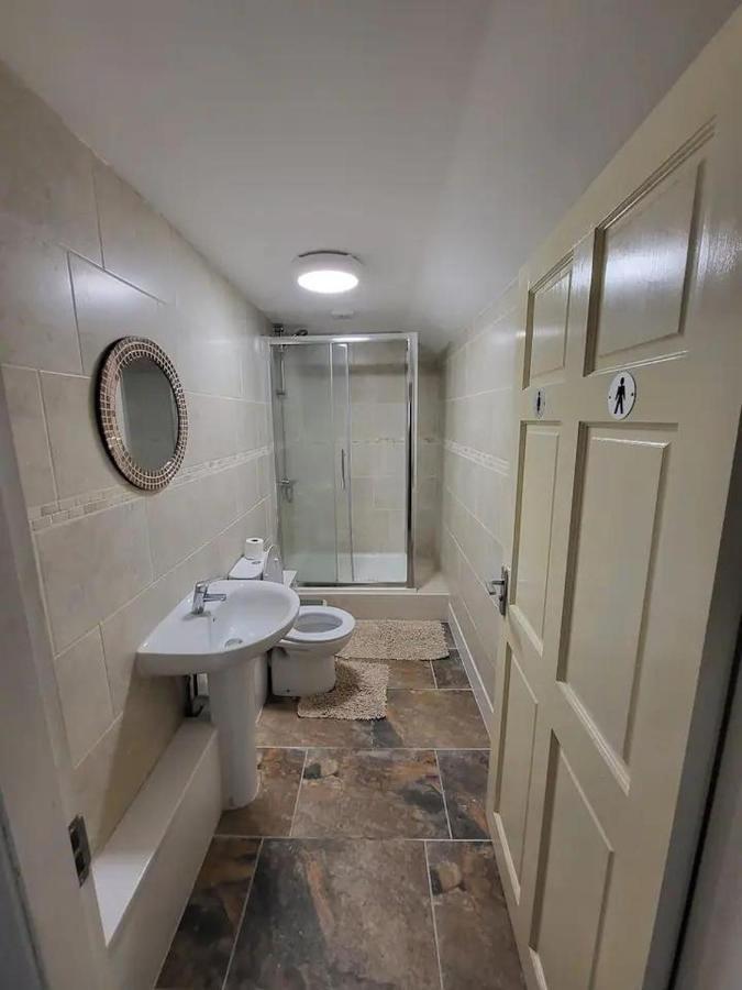 Dublin Packet - Single Room 3 Холихед Экстерьер фото